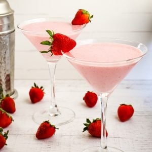 Made with real strawberries, cake vodka and RumChata, this Strawberry Shortcake Martini packs a punch, but is sure to please.  Tasting just like the classic strawberry shortcake dessert, this strawberry cocktail with vodka is amazing!