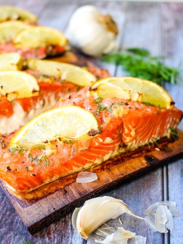 How to Cook Cedar Plank Salmon on Gas Grill: Perfect Flavor Tips