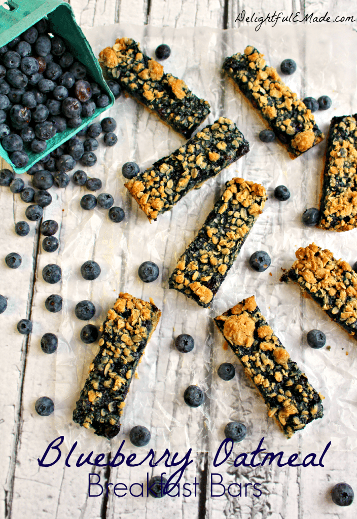 Blueberry Oatmeal Breakfast Bars by DelightfulEMade.com