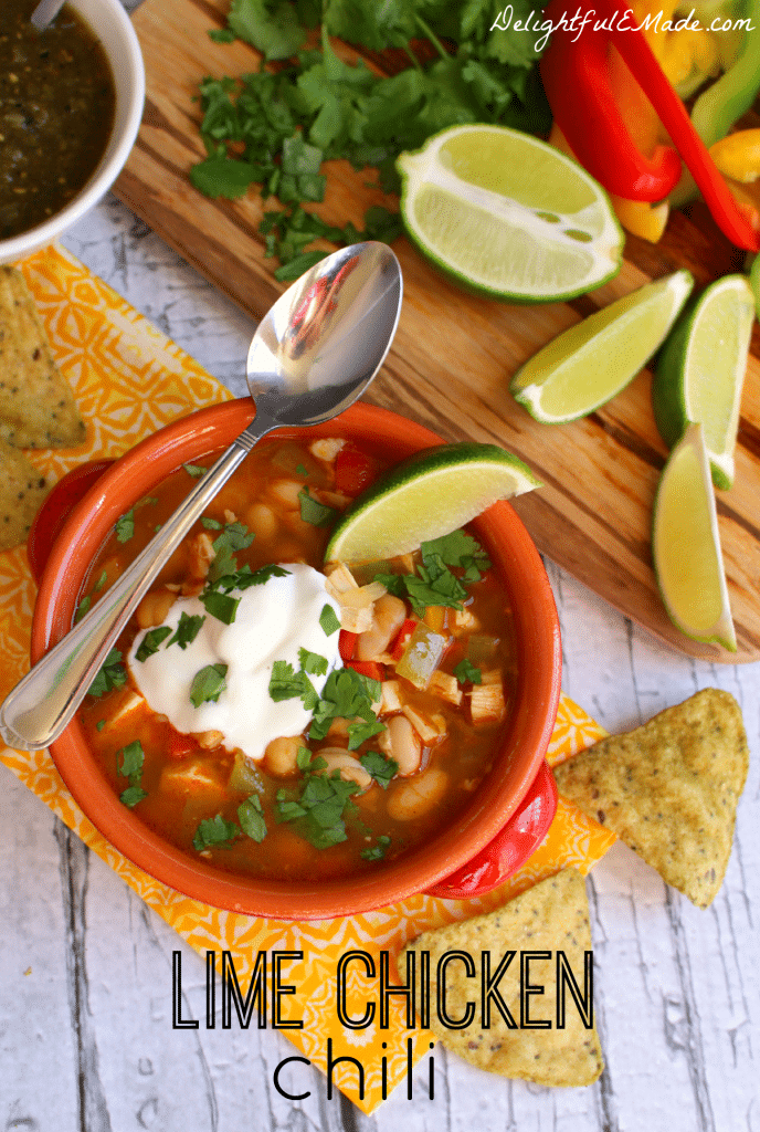 An easy, healthy, delicious dinner idea done in under 30 minutes! Made with chicken, beans and peppers along with fresh lime juice and topped with cilantro, this chili is fabulous!