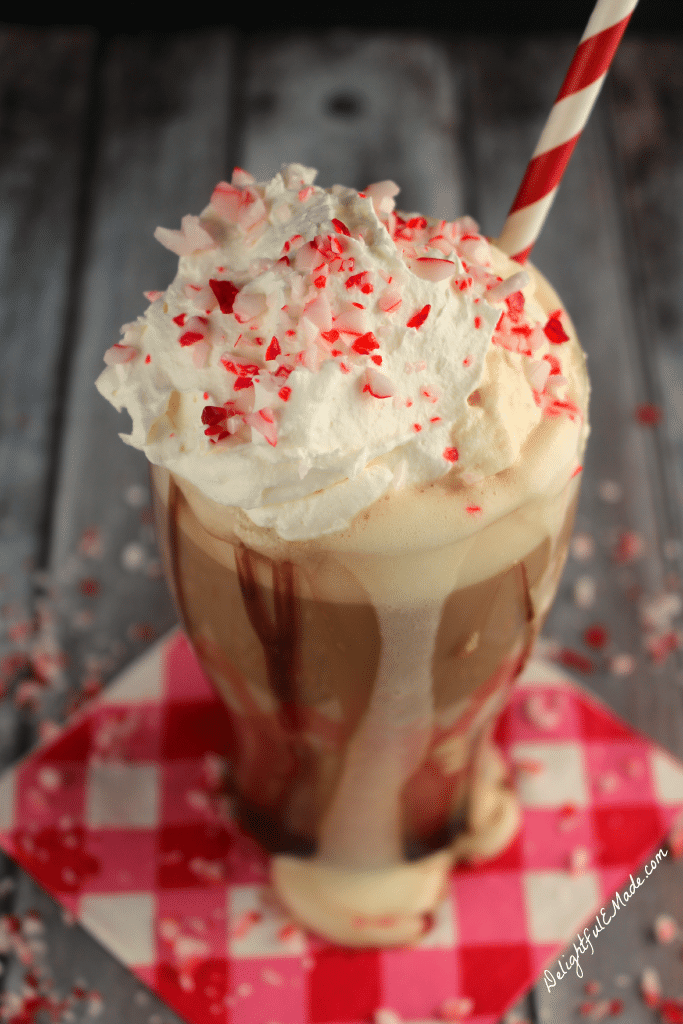 With just a few ingredients, you can easily make your favorite Peppermint Mocha coffee drink right at home! Perfect for the holidays and enjoying with your Christmas cookies!