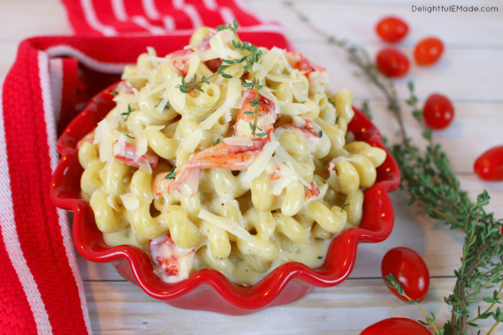 Comfort food at its best! With a delicious three-cheese sauce, big chunks of fresh lobster, and al dente pasta, this Lobster Mac and Cheese is the perfect dinner any night of the week!