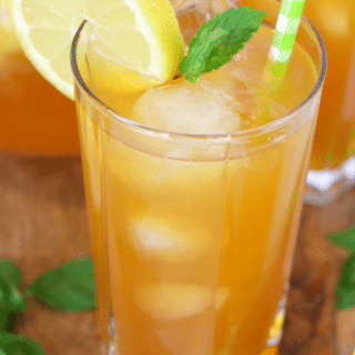 How to Make an Arnold Palmer Iced Tea: A Classic Recipe!