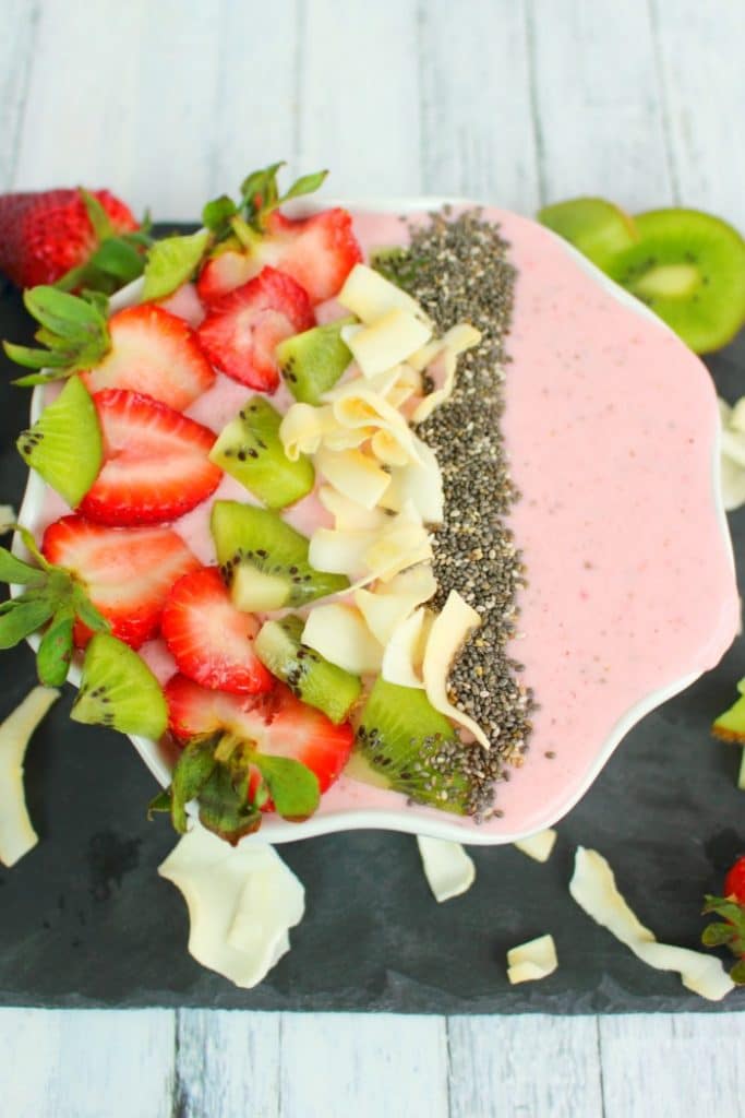 Easy Strawberry Kiwi Smoothie-Strawberry Smoothie Recipe-sq1