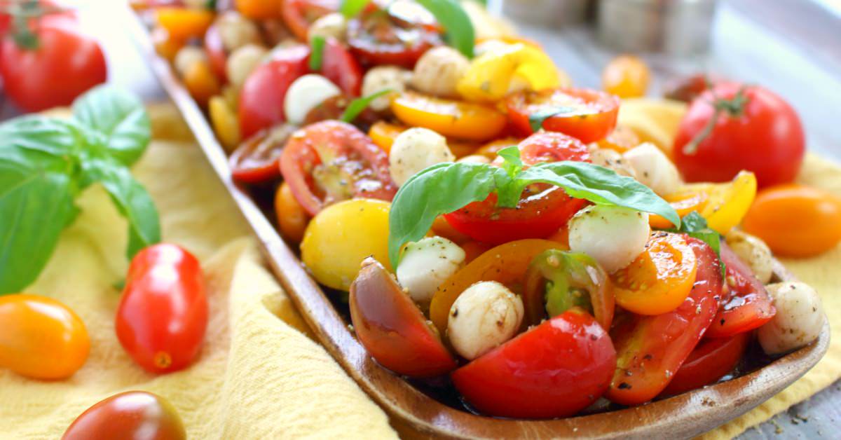 Italian Caprese Tomato Salad
