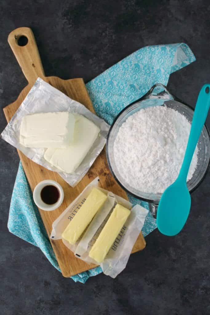 For many desserts, an amazing cream cheese frosting recipe is literally the icing on the cake! Learn how to make cream cheese frosting with these simple steps and tips for getting that perfect creamy, delicious consistency every time.