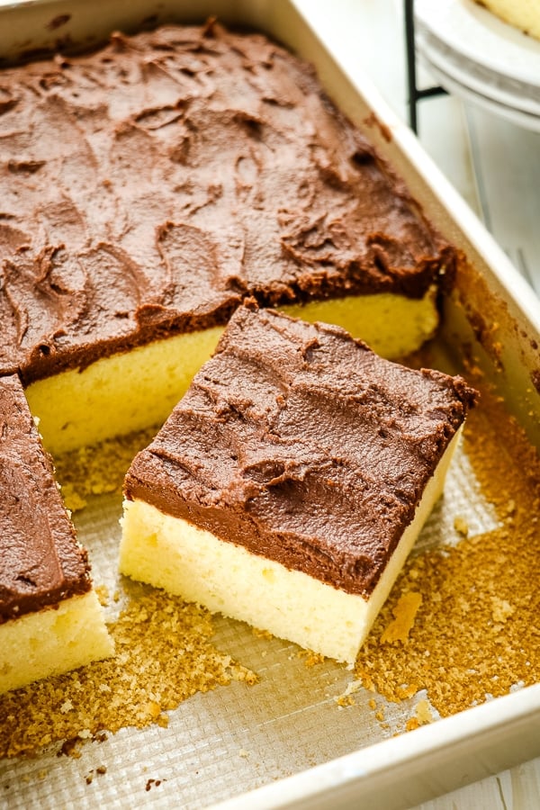 https://delightfulemade.com/wp-content/uploads/2020/04/Buttermilk-cake-recipe-yellow-cake-with-chocolate-frosting-square.jpg