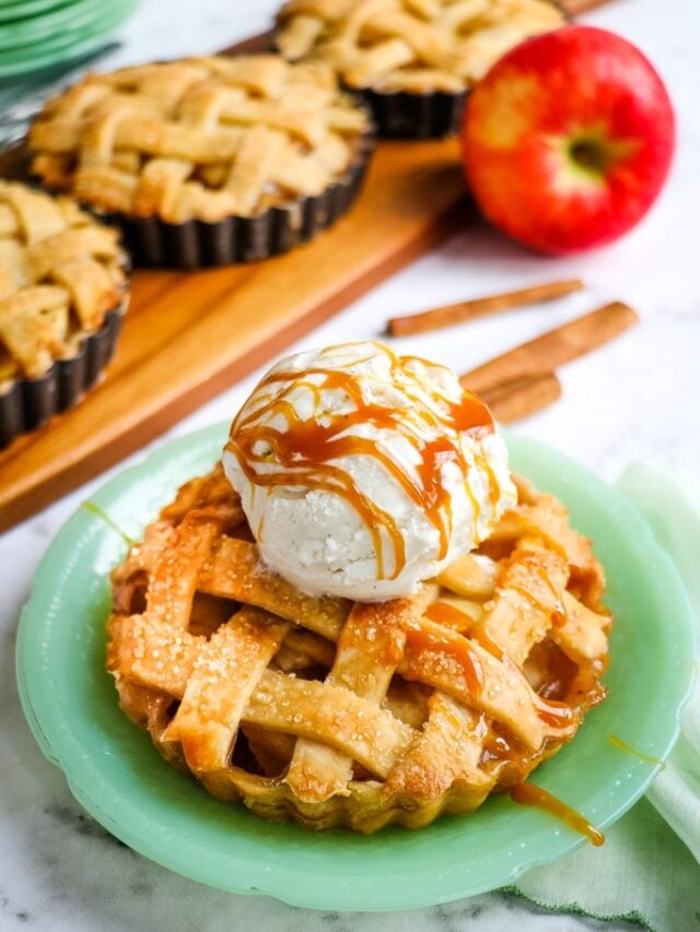 Easy Apple Pie Tarts - Delightful E Made