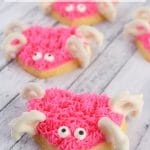 Love bug frosted sugar cookies, cute Valentine's Day sugar cookies.