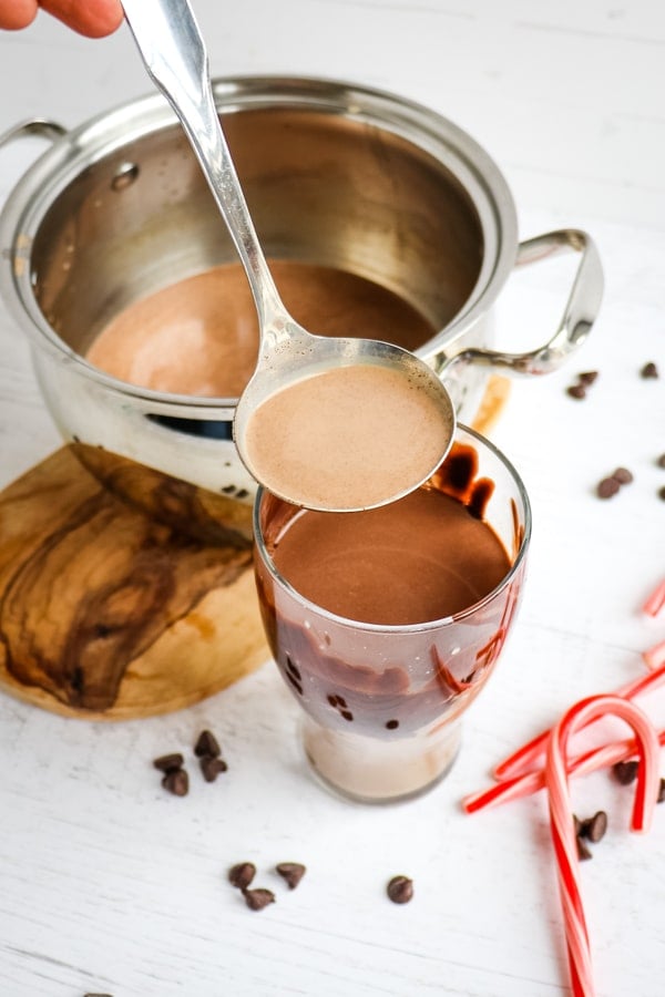 Ladle peppermint mocha into glass.