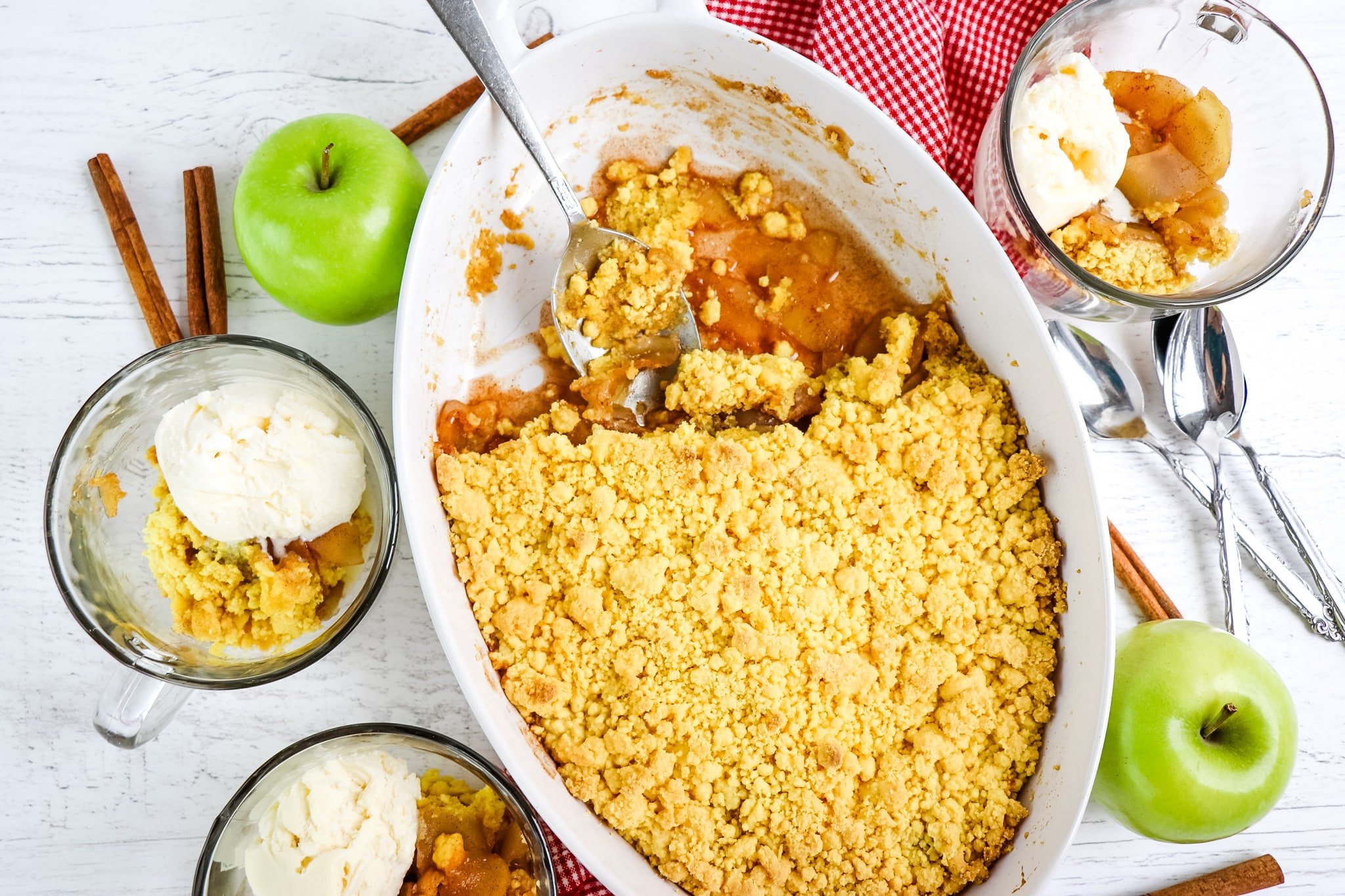 EASY Apple Cobbler with Cake Mix {Just 5 Ingredients Needed!}