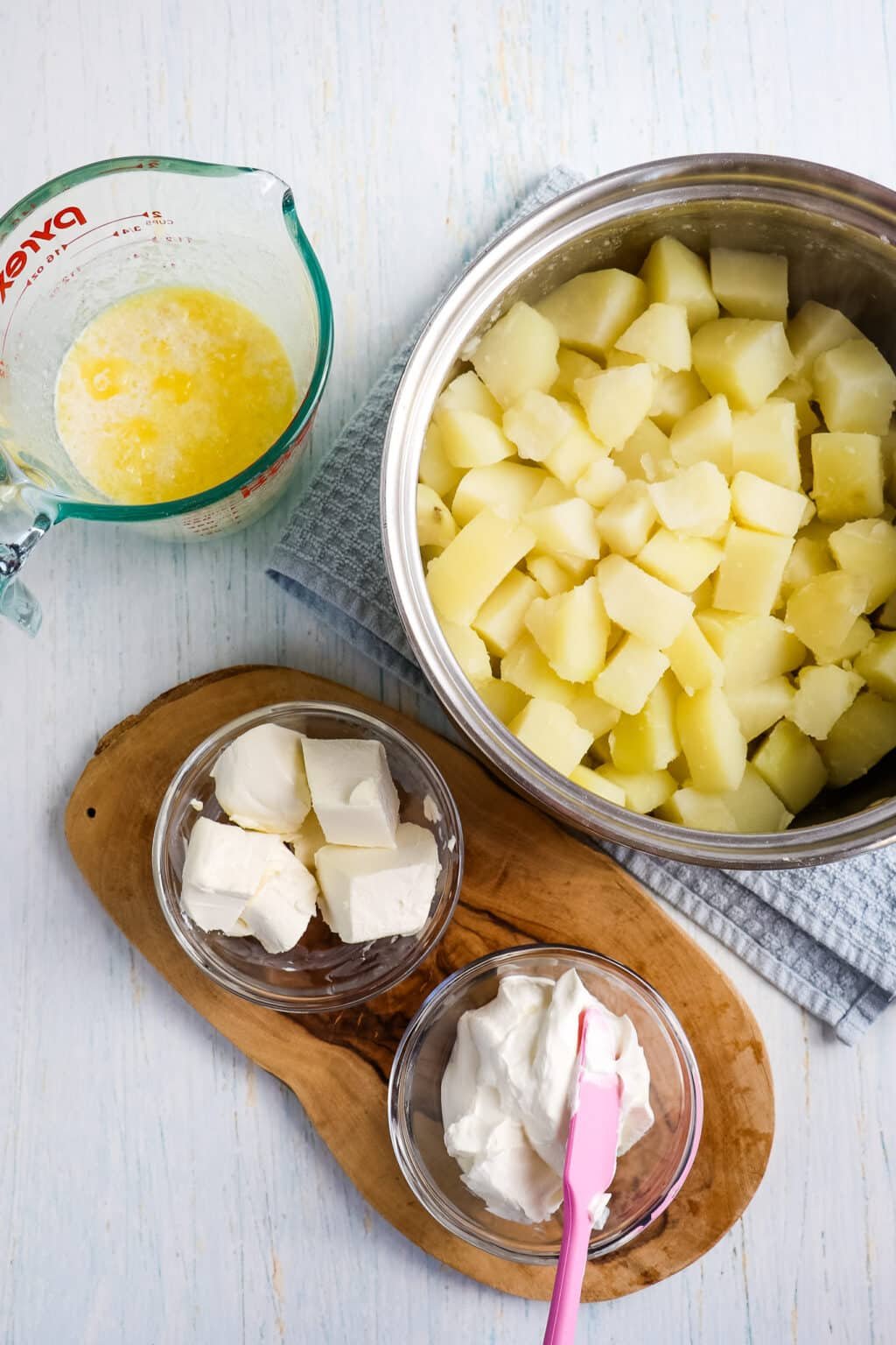 Parmesan Mashed Potatoes | The BEST Cheesy Mashed Potatoes