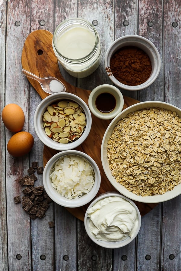 Ingredients needed to make chocolate baked oatmeal.